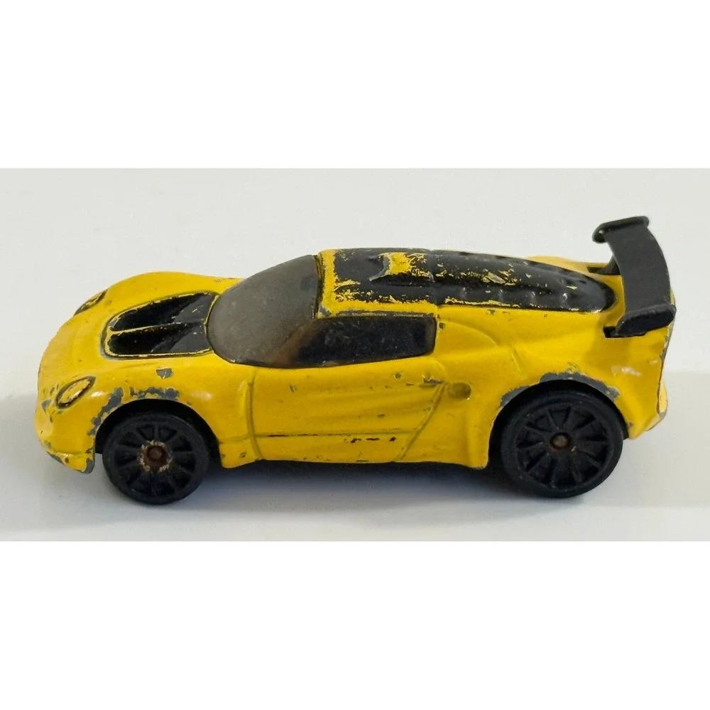 Hot Wheels Lotus Elise Kids 1:64 Yellow Diecast Toy Car 2003 Mattel Malaysia